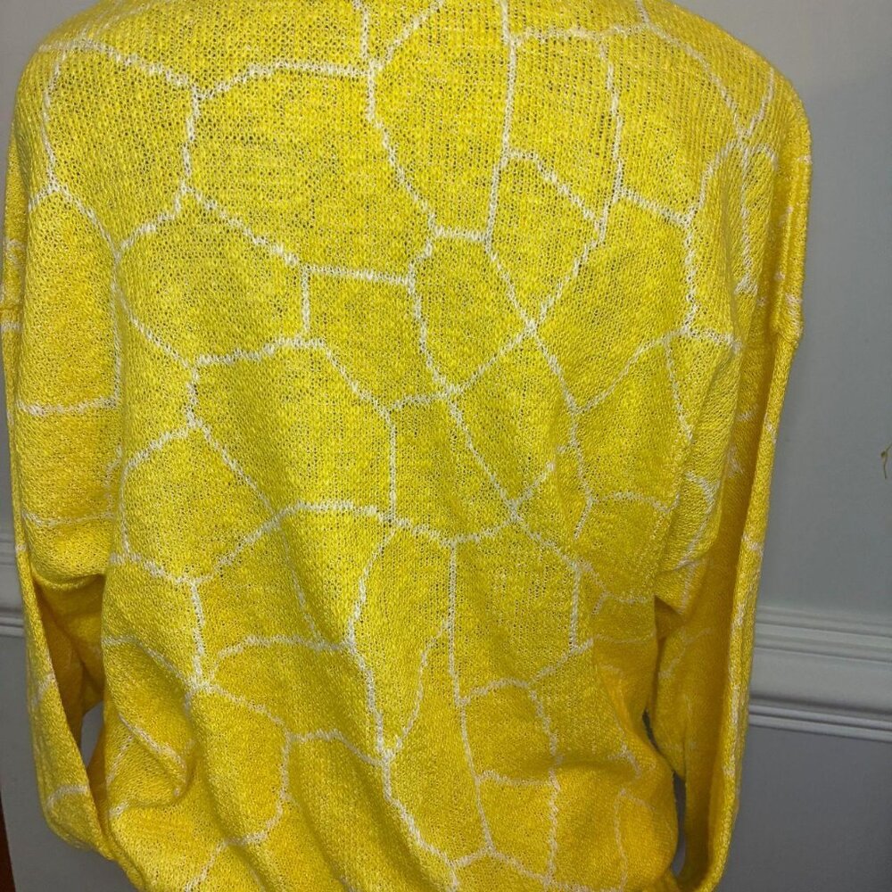 Men's Yellow V Neck Sweater, Made in Italy, Size Medium, Vintage - Picture 2 of 8